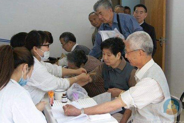 健康一體機通過(guò)主控板將數據傳遞 健康一體機通過(guò)主控板將數據傳遞